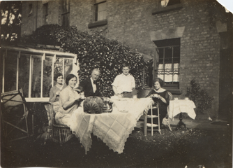 Hancox family in the garden at Caija